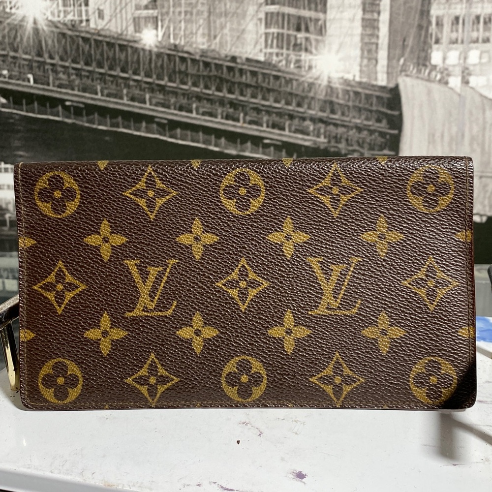 Authentic Louis Vuitton Monogram Checkbook/Phone Continental Wallet - Picture 2 of 16